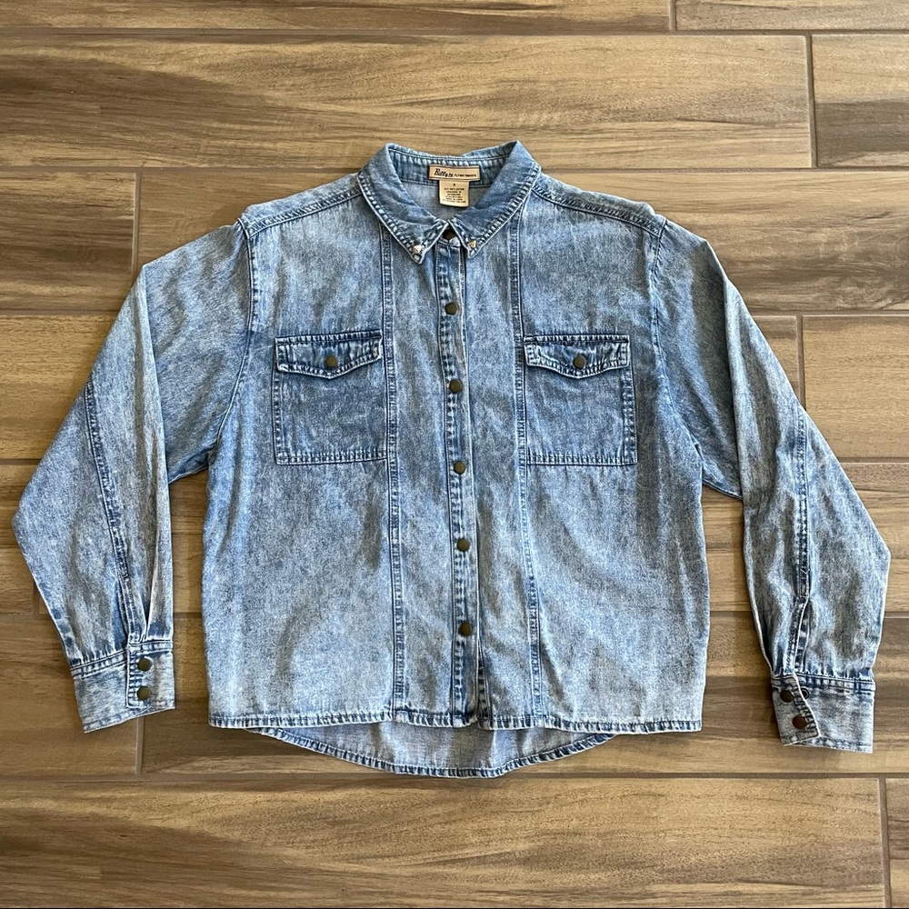 BILLY Light Denim Button Up Sz SMALL